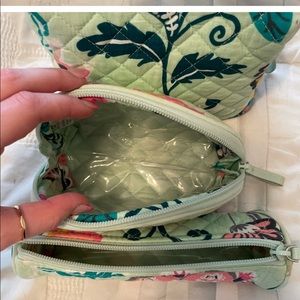 ONLY MIDDLE Vera bradley makeup bag